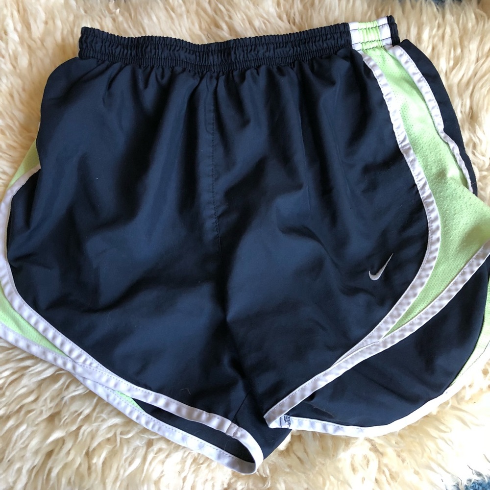 Nike Women’s Dry Tempo Running Shorts - Picture 3 of 3